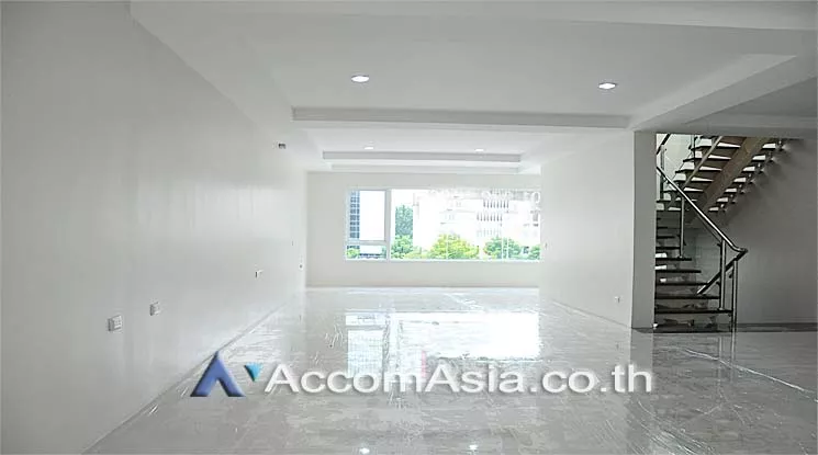 11  Office Space For Sale in Silom ,Bangkok BTS Sala Daeng AA13148